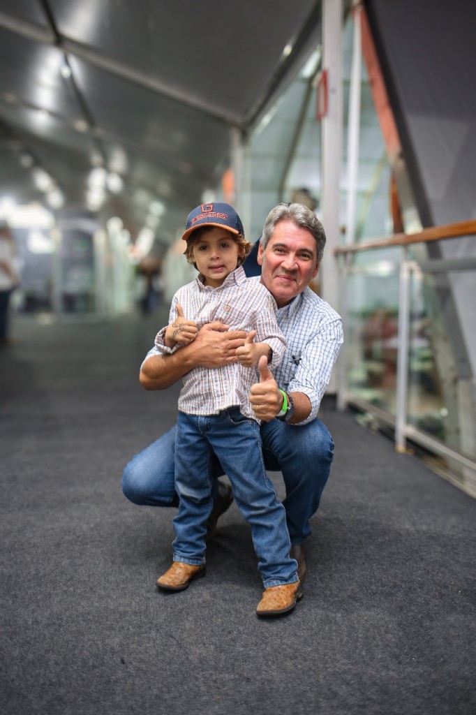 Megaleite recebe a visita de influencers